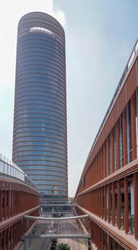 Una empresa instalada en Torre Sevilla comunica tres casos de contagio por Covid-19 en su plantilla