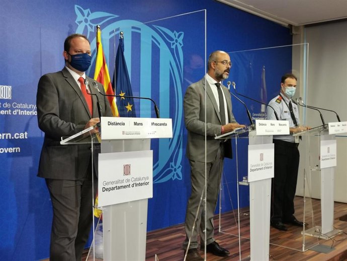 El director general de Mossos d'Esquadra Pere Ferrer, el conseller de Interior Miquel Buch y el comisario jefe de Mossos Eduard Sallent presentan el nuevo modelo de estructura del cuerpo. En Barcelona, 28 de julio de 2020.