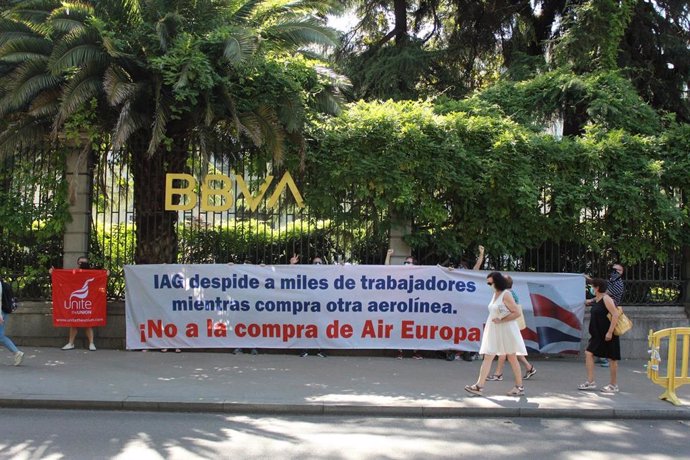 Protestas contra los despidos de BA y contra la compra de Air Europa por parte de Iberia.