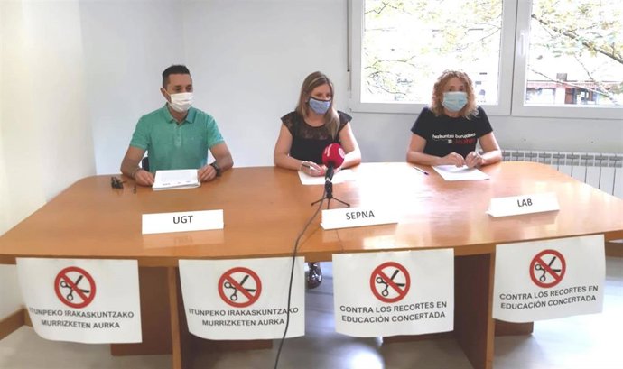 Representantes de los sindicatos SEPNA, UGT y LAB de la concertada en rueda de prensa 