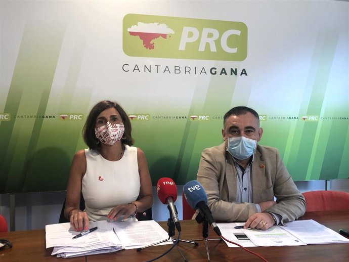 La secretaria de Organización del PRC, Paula Fernández, y el senador autonómico y diputado regional,José Miguel Fernández Viadero