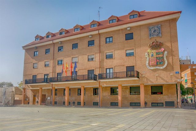 Imagen de la fachada del Ayuntamiento de Móstoles (Madrid).
