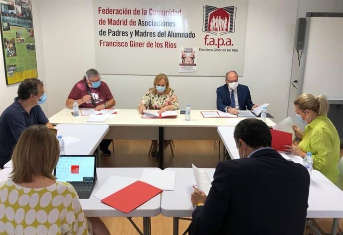 El portavoz del PSOE en la Asamblea de Madrid, Ángel Gabilondo, mantiene una reunión con la FAPA Giner de los Ríos