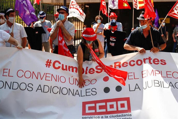 Concentración de CCOO ante la Dirección General de la Función Pública el pasado 9 de julio