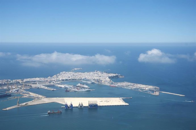 Cádiz.-Puertos.- La nueva terminal de contenedores acogerá un proyecto internacional para ensamblaje de grúas