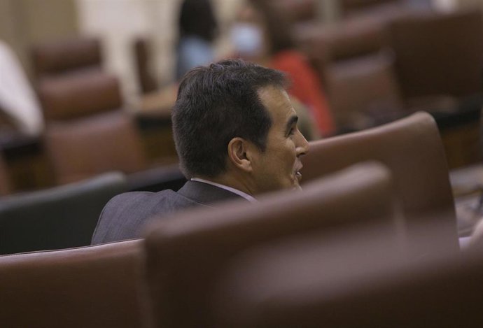 El portavoz del grupo parlamentario popular, José Antonio Nieto, durante la sesión de control al gobierno en el Pleno del Parlamento de Andalucía. Foto de archivo