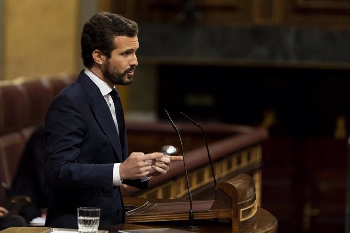 El presidente del PP, interviene desde la tribuna en una sesión plenaria en el Congreso, en Madrid (España), a 29 de julio de 2020. 