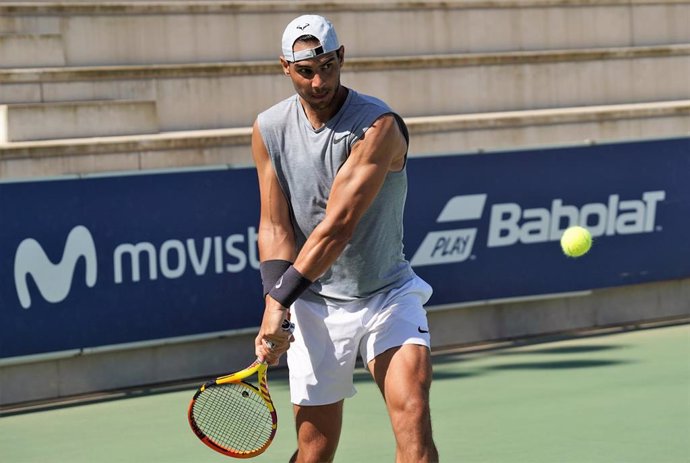 Rafa Nadal entrenando en las instalaciones de su Academia en Manacor