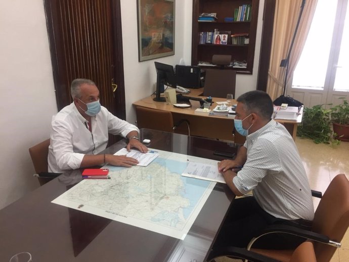 Ruiz Boix con el alcalde de Rota