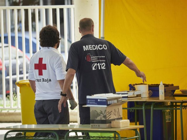 Médicos y voluntarios