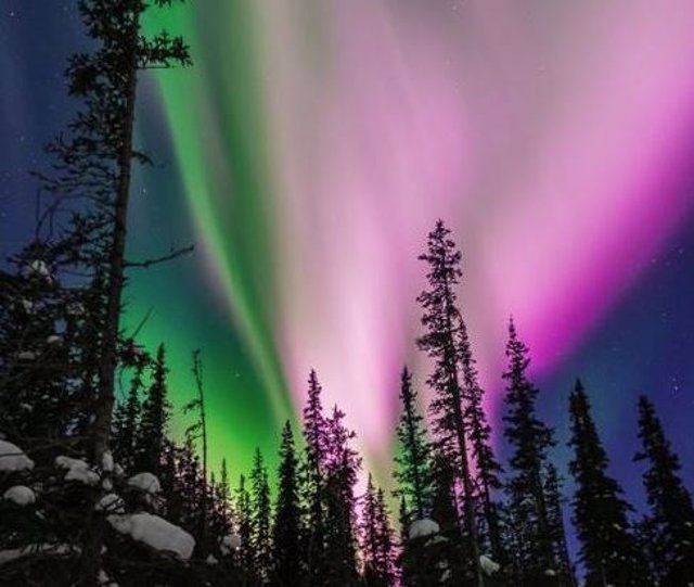 Aurora boreal sobre Alaska