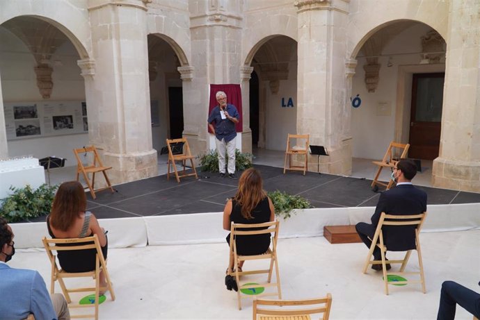 Acto de homenaje a las víctimas de la COVID-19 en Menorca