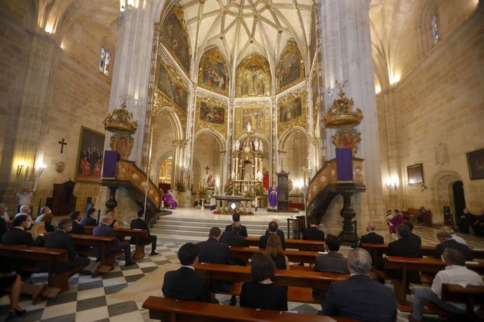 Misa en la Catedral de Almería por las vfíctimas del Covid-19