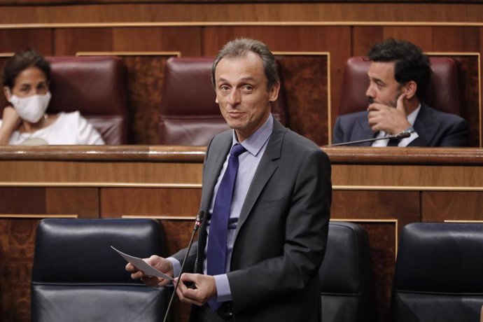 El ministro de Ciencia e Innovación, Pedro Duque, interviene durante la penúltima sesión plenaria en el Congreso de los Diputados antes del paréntesis estival, en Madrid (España), a 22 de julio de 2020. El pleno, aborda, entre otros temas, las medidas d