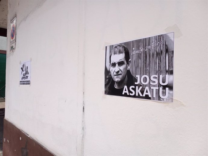Cartel pidiendo la liberta de Josu Ternera en Ugao-Miraballes (Bizkaia).