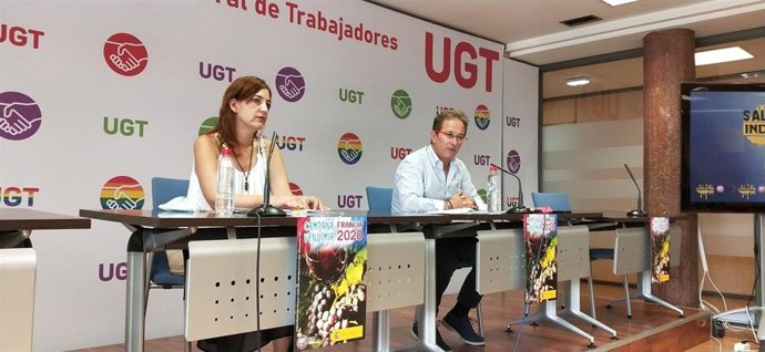 El secretario general de UGT FICA, Pedro Hojas, presenta la campaña de la vendimia