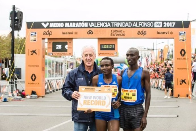 Imagen de los ganadores del Medio Maratón Valencia de 2017