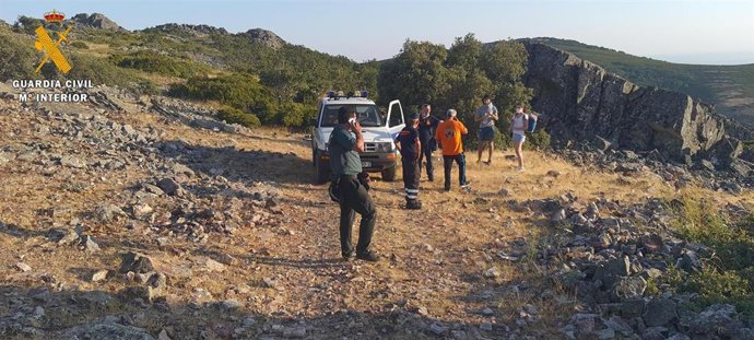Rescate de dos senderistas deshidratados en el Rocigalgo.