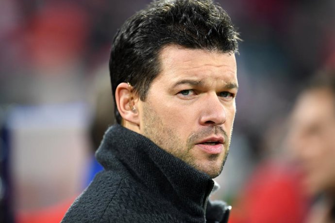Fútbol.- Michael Ballack dona 40 camisetas firmadas para salvar al Chemnitz, el 