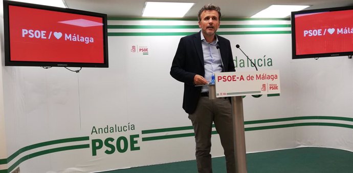 Ignacio Lopez (PSOE) en rueda de prensa en Malaga capital