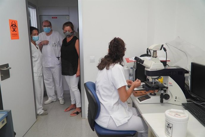 Armengol en un laboratorio de Can Misses
