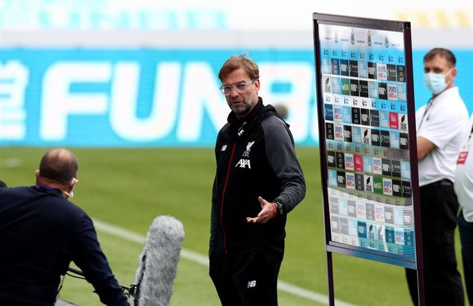 Juergen Klopp atiende a la prensa tras un partido del Liverpool