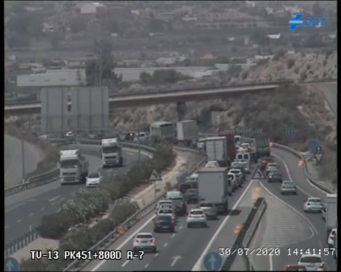 Retenciones en la A7 antes de alcanzar el punto de accidente