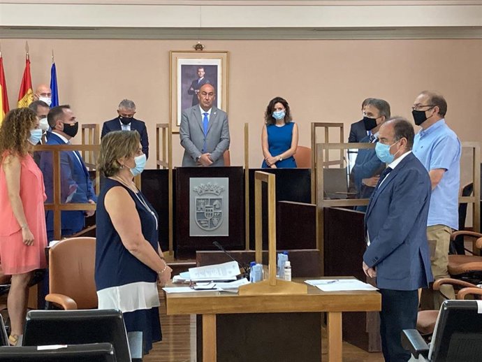 Minuto de silencio antes del Pleno de la Diputación de Segovia,