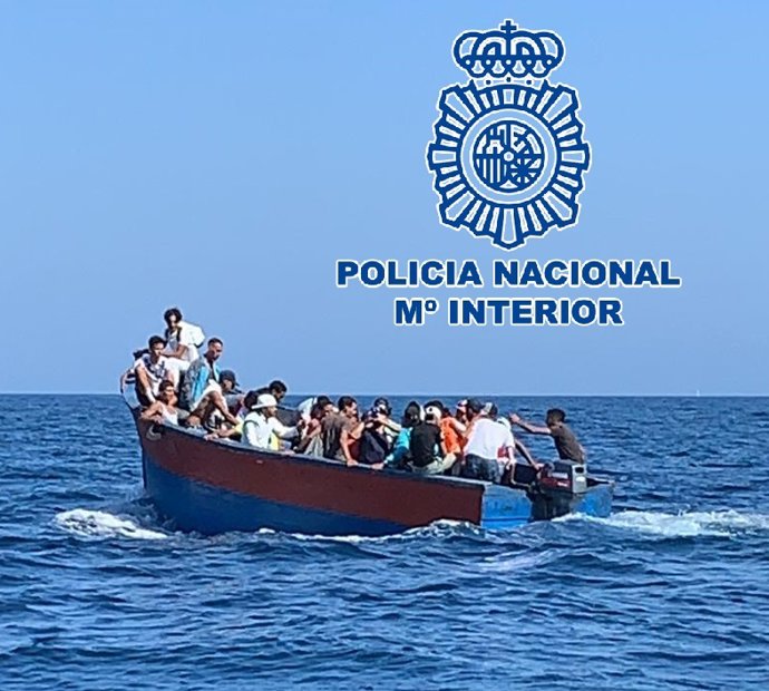 Nota De Prensa: Ingresa En Prisión Un Patero Que Organizó Un Viaje De 32 Marroquíes En Una Embarcación Rescatada Por Salvamento Marítimo