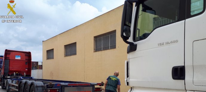 La Gurdia Civil deté 2 persones implicades en més de 8 robatoris en camions en polígons industrials de la província de Valncia