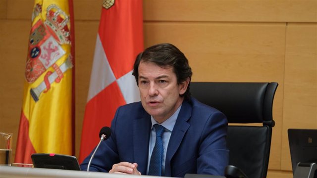 El presidente de la Junta de Castilla y León, Alfonso Fernández Mañueco, en su comparecencia en la comisión de investigación sobre las eólicas.