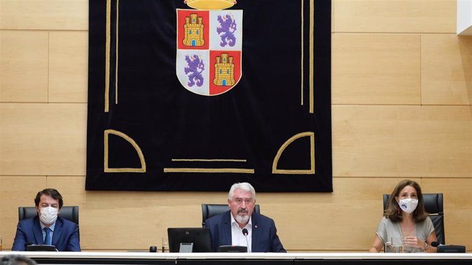 El presidente de la Junta, Alfonso Fernández Mañueco, comparece ante la Comisión de Investigación.