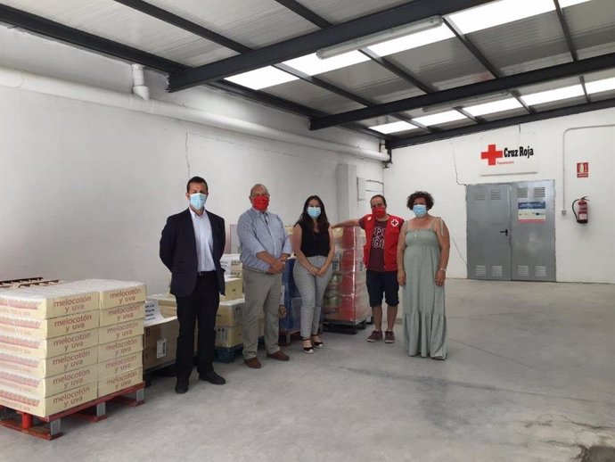 Mercadona dona más de 2,5 toneladas de alimentos de primera necesidad a Cruz Roj