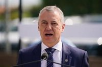 Urkullu assisteix a la conferència de presidents després d'assolir un acord