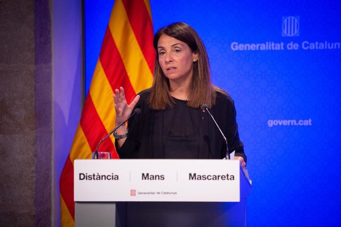 La portavoz del Govern, Meritxell Budó, en una rueda de prensa junto con el secretario general del Deporte Gerard Figueras