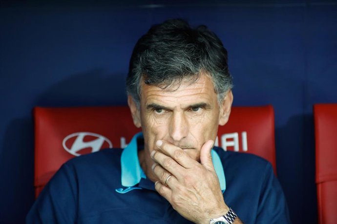 José Luis Mendilibar dirigiendo al Eibar