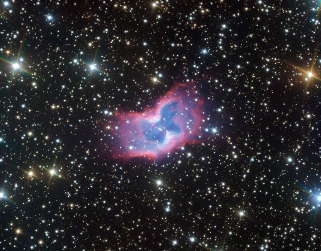 Nueva imagen obtenida por el VLT de ESO de la nebulosa planetaria NGC 2899