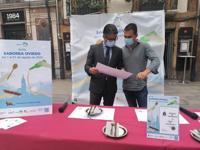 El concejal del Ayuntamiento de Oviedo, Gerardo Antuña, y el presidente de la Junta local Otea Oviedo, David González Codón.