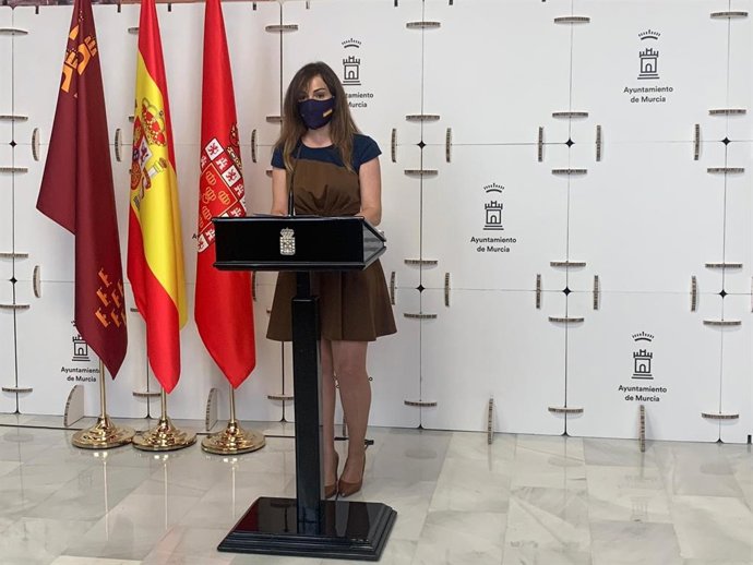 La portavoz del Alyuntamiento de Murcia, Rebeca Pérez, en rueda de prensa