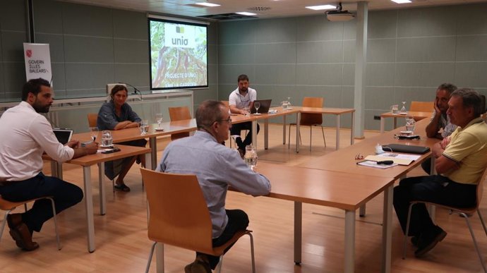 El vicepresidente Juan Pedro Yllanes con cooperativas del sector agroalimentario