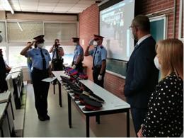 El conseller de Interior Miquel Buch y la directora del ISPC Montserrat Royes en la entrega de diplomas del curso de formación básica de policía. En Mollet del Valls (Barcelona), el 31 de julio de 2020.
