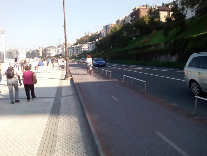 Tráfico en una carretera en San Sebastián.