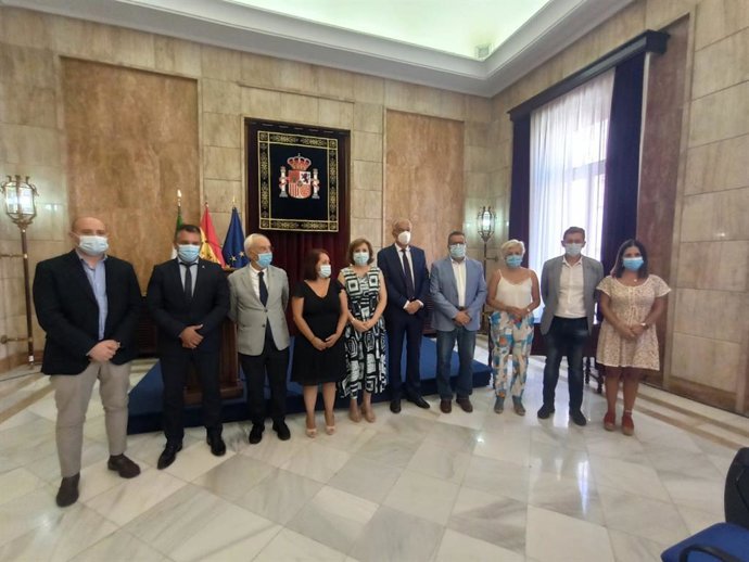 La delegada de Gobierno en Andalucía asiste a la firma de acuerdo entre sindicatos y patronal