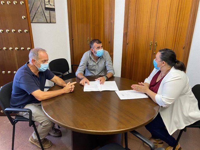 Javier Pizarro con la presidenta de la Mancomunidad de La Janda