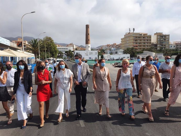Visita de las representantes de la Junta al Puerto de Adra (Almería)