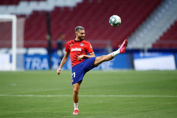 Yannick Carrasco of Atletico de Madrid warms up during the Liga match between Atletico de Madrid and Real Betis Balompie at Wanda Metropolitano Stadium on July 11, 2020 in Madrid, Spain.