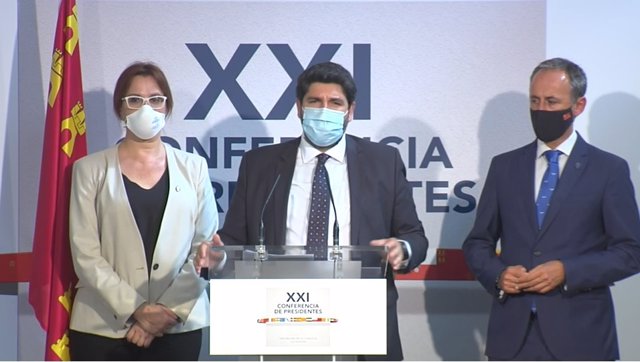 El presidente de la Región de Murcia, Fernando López Miras, en la rueda de prensa posterior a la Conferencia de Presidentes