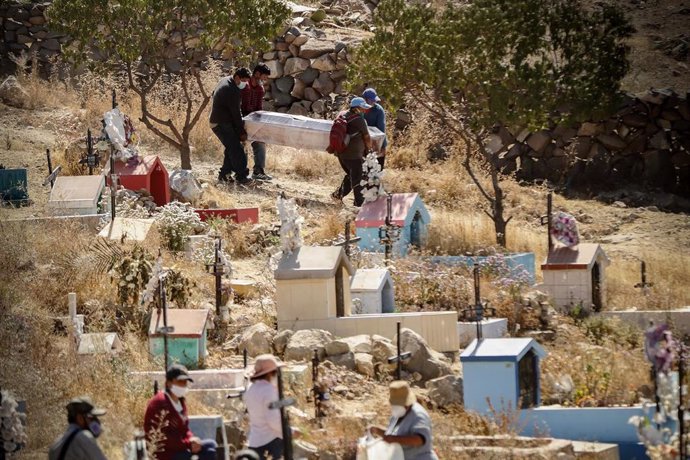 Cementerio de Arequipa durante la pandemia de coronavirus en Perú