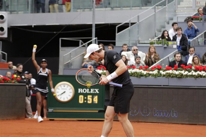 Foto recurso del tenista Andy Murray celebrando con rabia un punto en la final del Mutua Madrid Open de Tenis