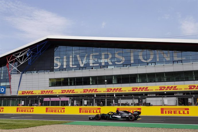 Fórmula 1/GP Gran Bretaña.- Hamilton vuela hacia la pole en Silverstone y Sainz 